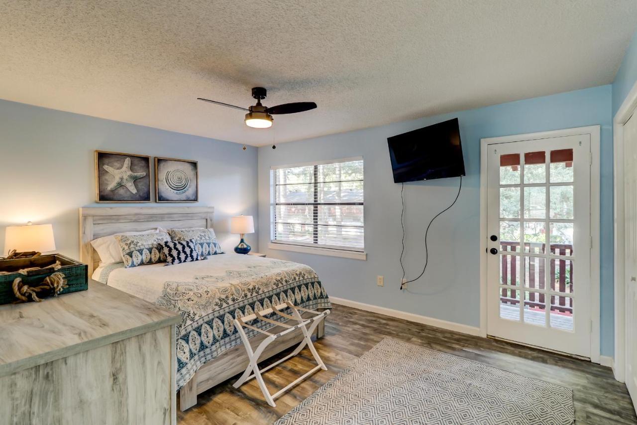 #82 Spectacular Ideal Location 2bdr/2parking Hilton Head Island