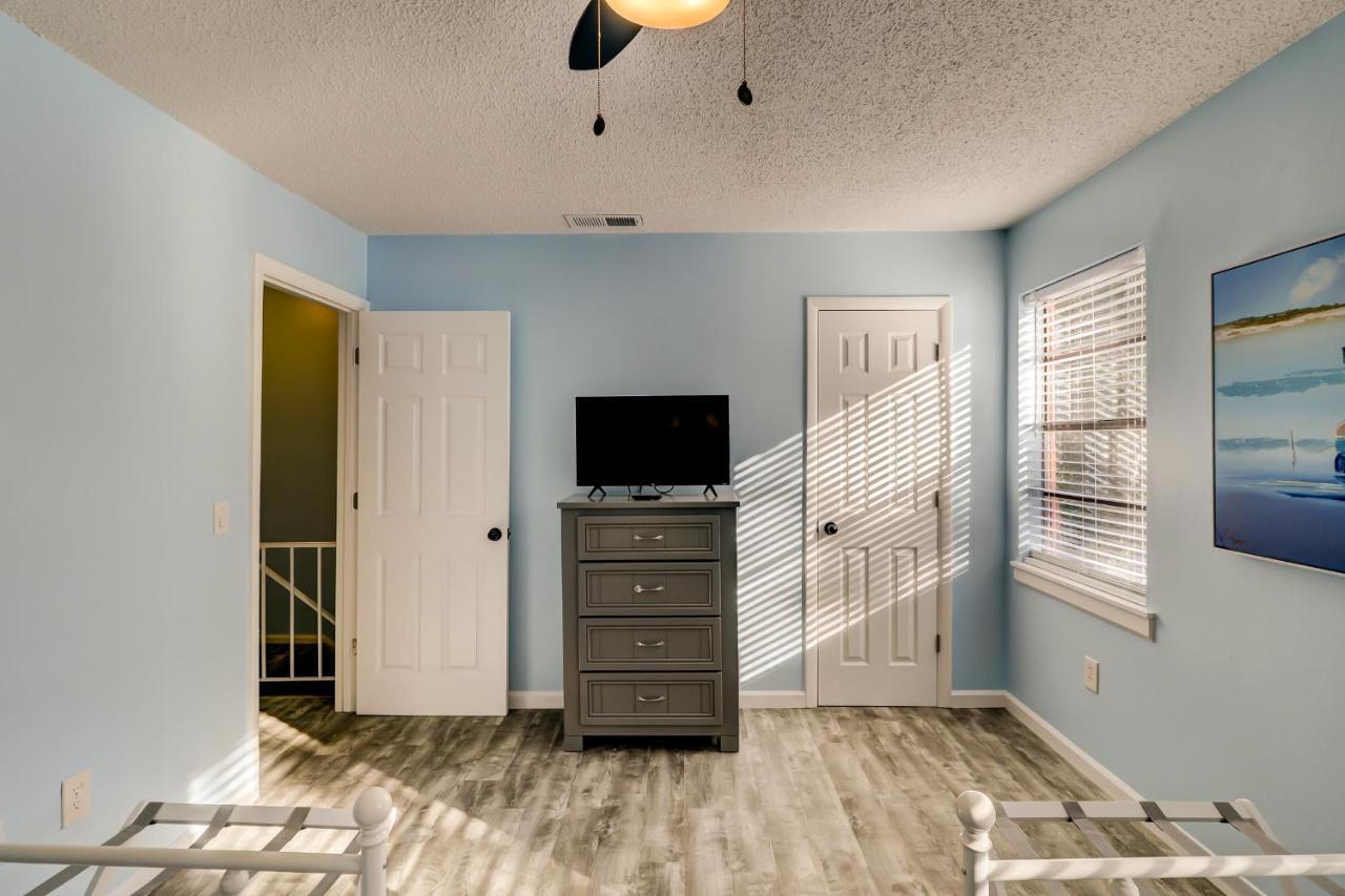 #82 Spectacular Ideal Location 2bdr/2parking