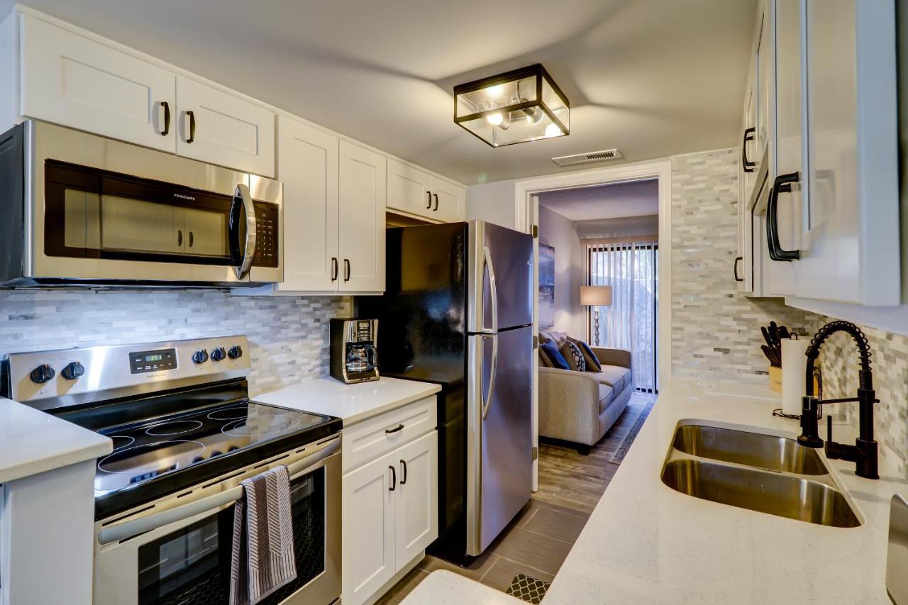 #82 Spectacular Ideal Location 2bdr/2parking *