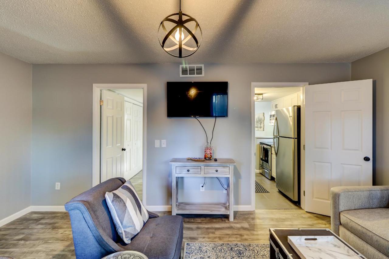 #82 Spectacular Ideal Location 2bdr/2parking *