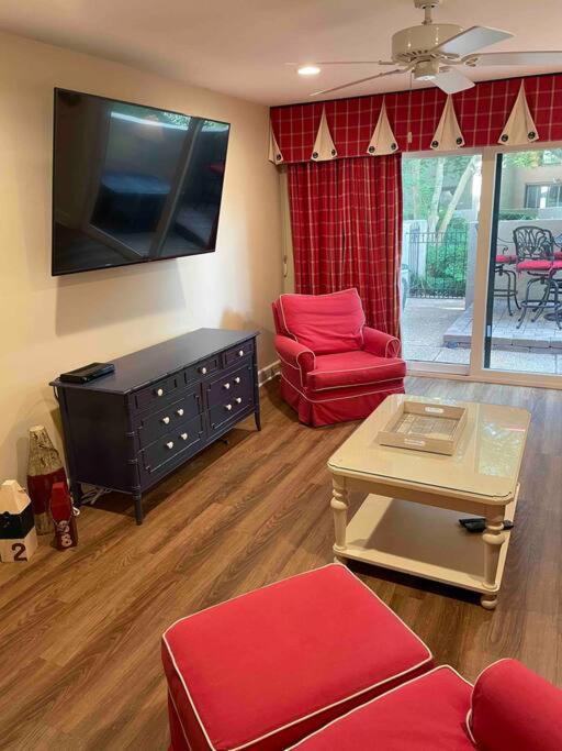 Holiday home In The Heart Of Harbour Town 2br 2ba Pool Access Close To *