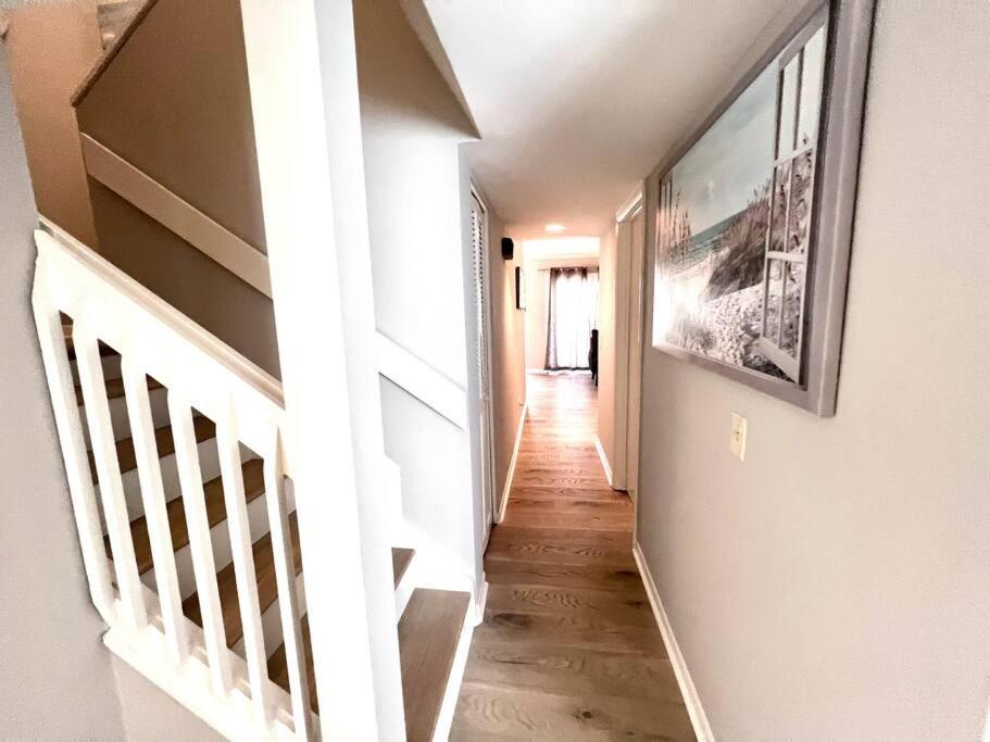 New Pics! Harbour Town 3br/3ba - Pool Access - Book Now Villa *