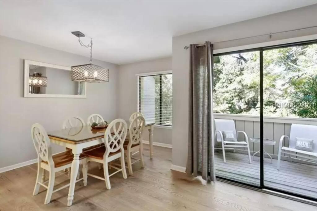 New Pics! Harbour Town 3br/3ba - Pool Access - Book Now Villa