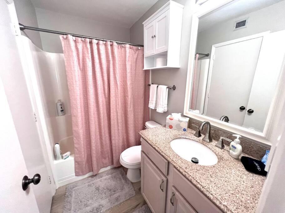 New Pics! Harbour Town 3br/3ba - Pool Access - Book Now Villa
