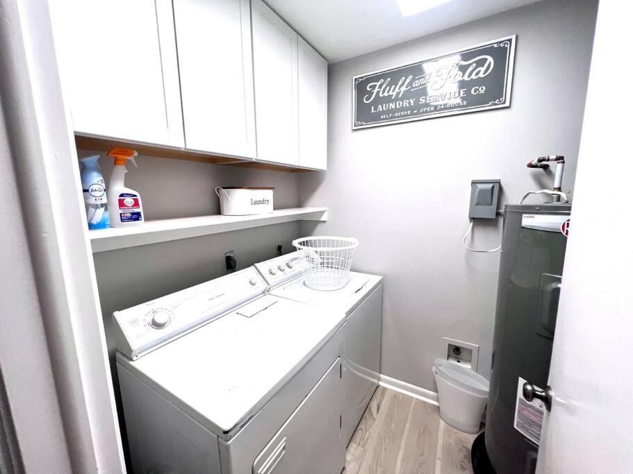 New Pics! Harbour Town 3br/3ba - Pool Access - Book Now Villa