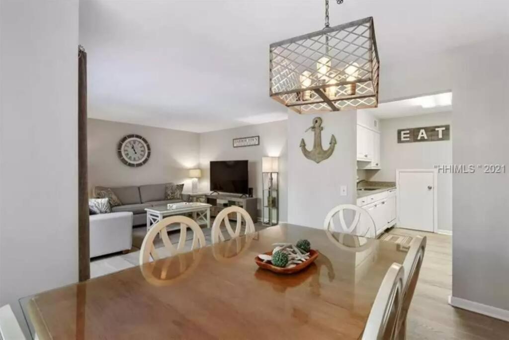 New Pics! Harbour Town 3br/3ba - Pool Access - Book Now Hilton Head Island