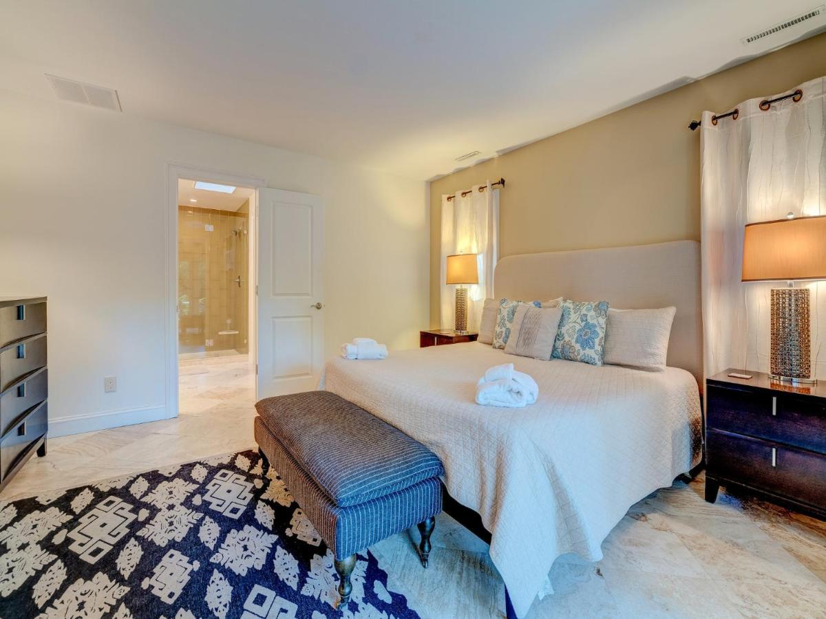 Jessamine 7, 3 Bedrooms, Walk To Beach, Sleeps 8 Hilton Head Island