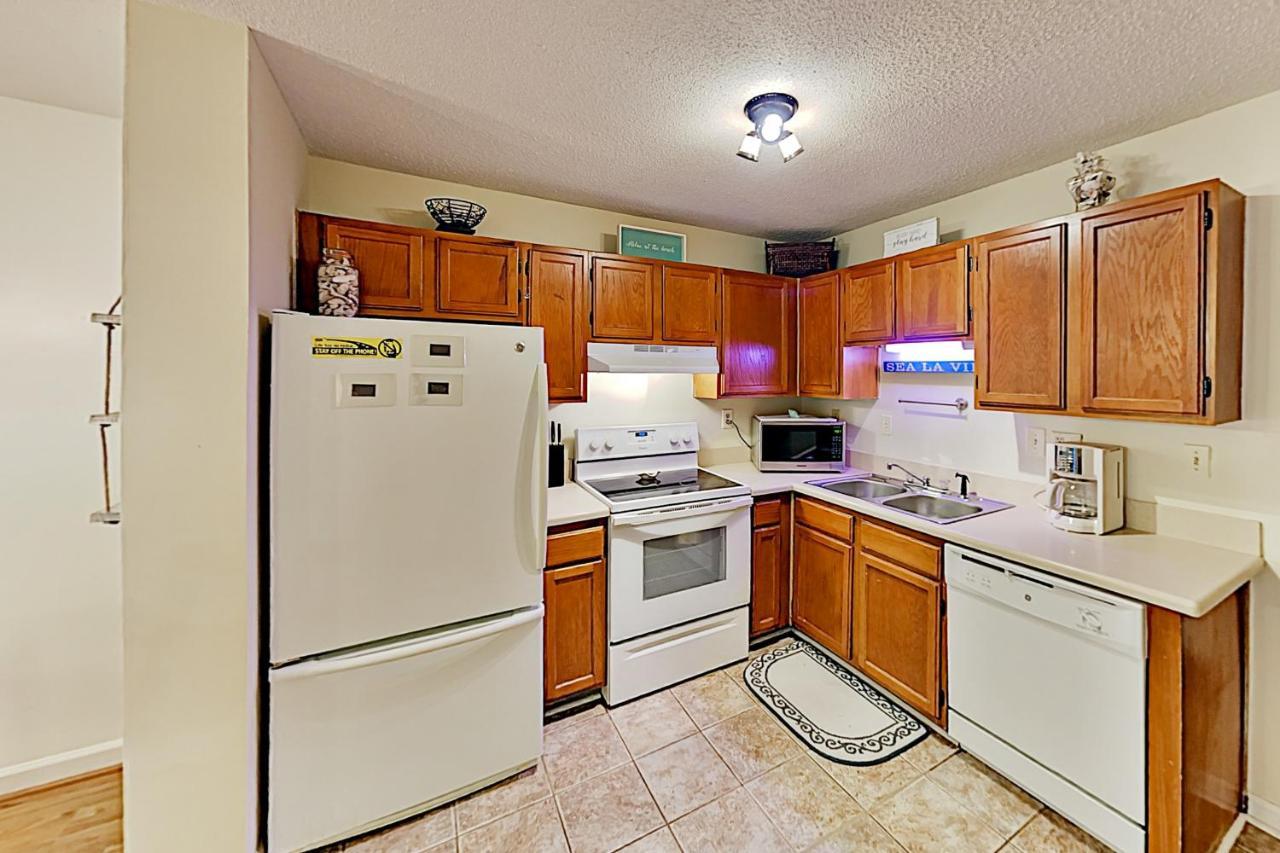 Apartment On Port Royal Sound Iii