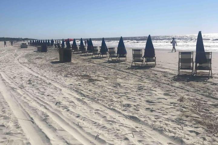 Luxury Beach With Amazing Amenities Biggest Pool On Hhi Beach Tennis Apartment Hilton Head Island
