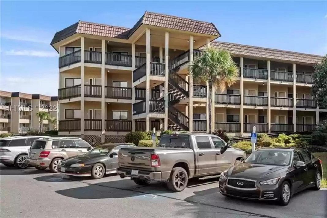 Luxury Beach With Amazing Amenities Biggest Pool On Hhi Beach Tennis Apartment