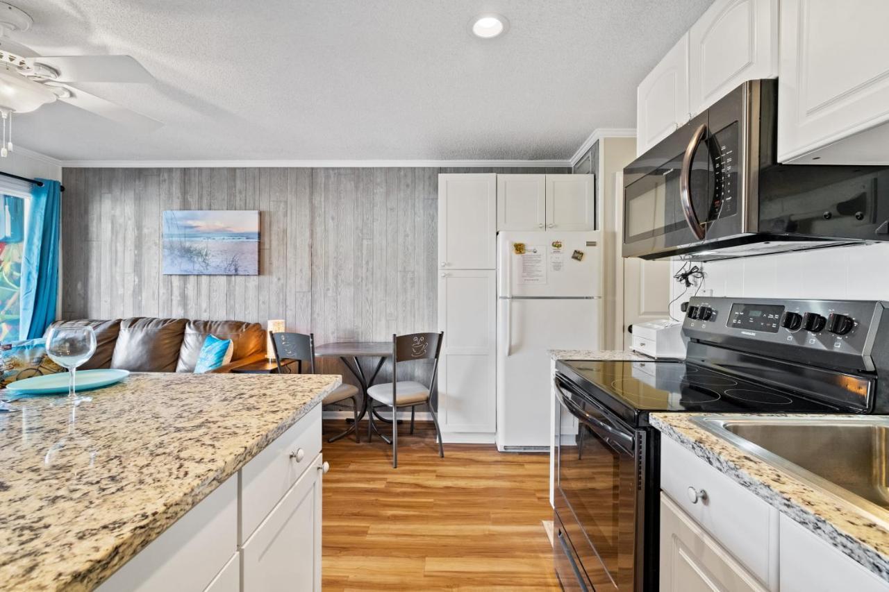 Apartment Luxury Beach With Amazing Amenities Biggest Pool On Hhi Beach Tennis Hilton Head Island