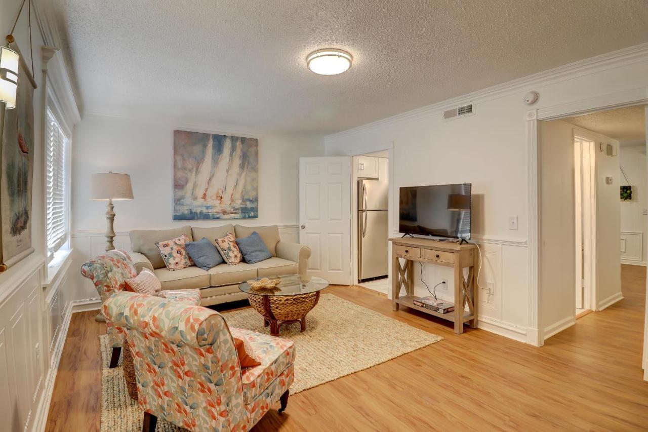 #114 Colorful Charming 2bdr/2 Parking *