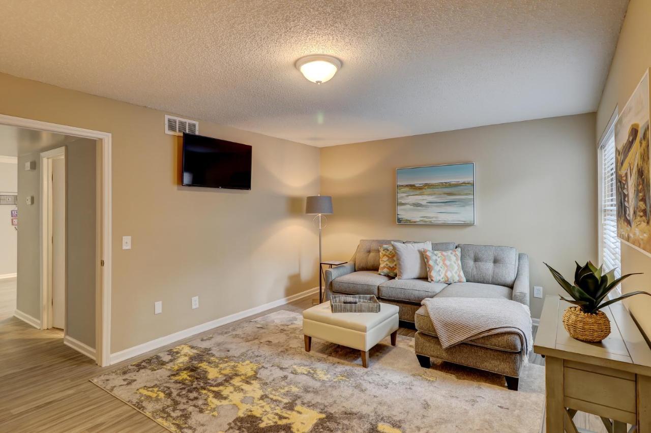 #111 Elaborate Ideal Location 2brm/2 Parking Hilton Head Island