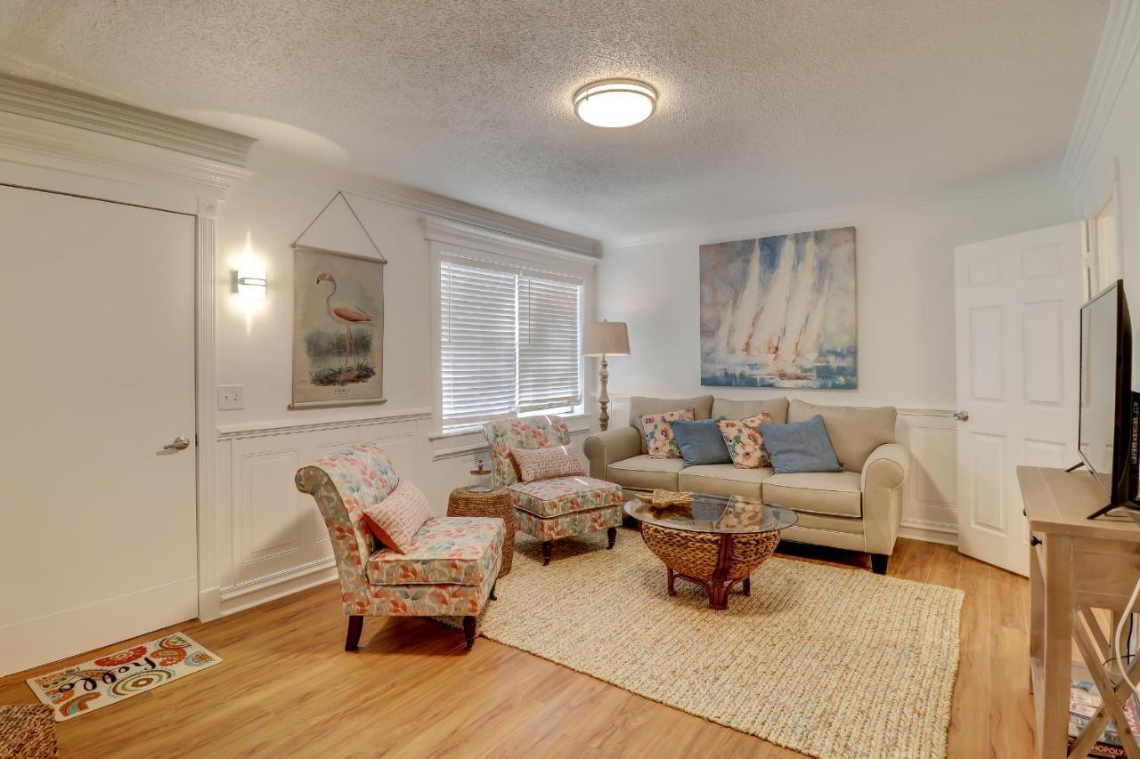 #114 Colorful Charming 2bdr/2 Parking Holiday home Hilton Head Island