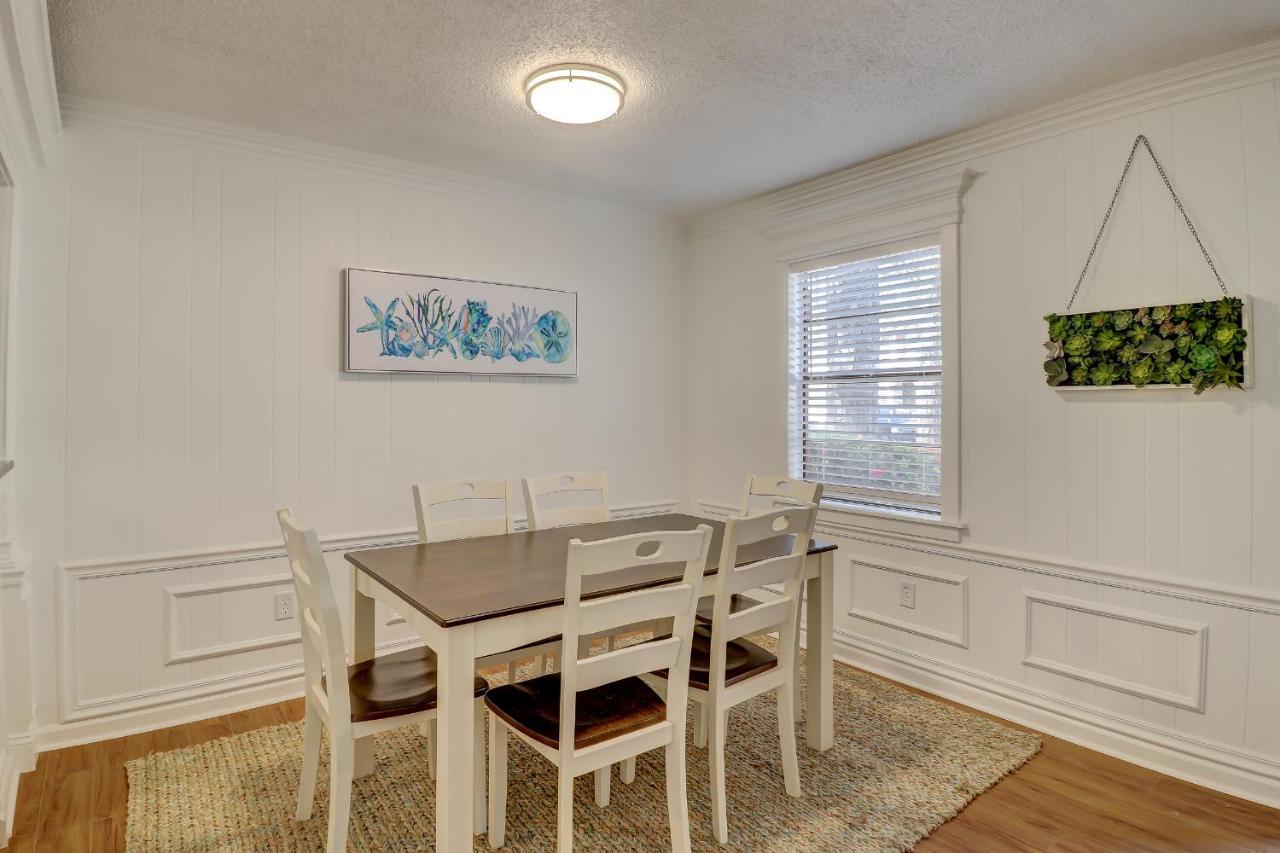 #114 Colorful Charming 2bdr/2 Parking *