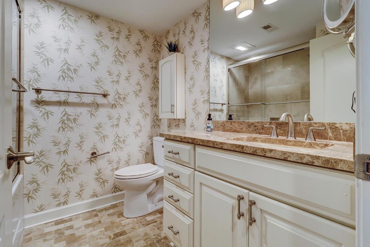 236 Shorewood 2 Bedroom Ocean Views *