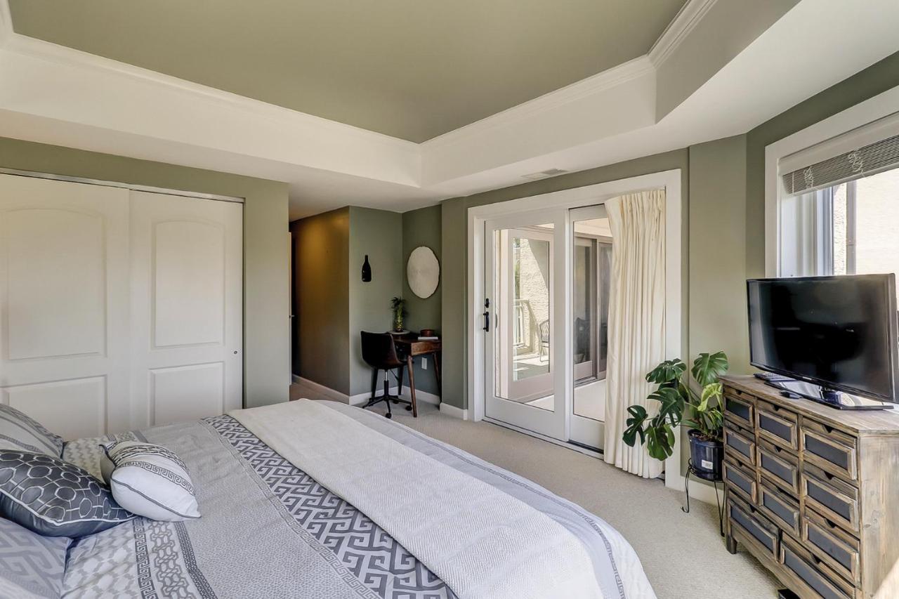236 Shorewood 2 Bedroom Ocean Views