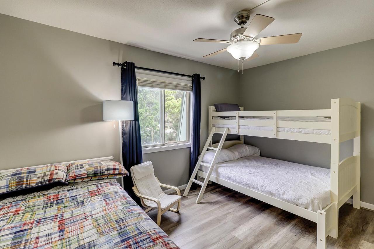 75 Hilton Head 2 Bedroom Forest