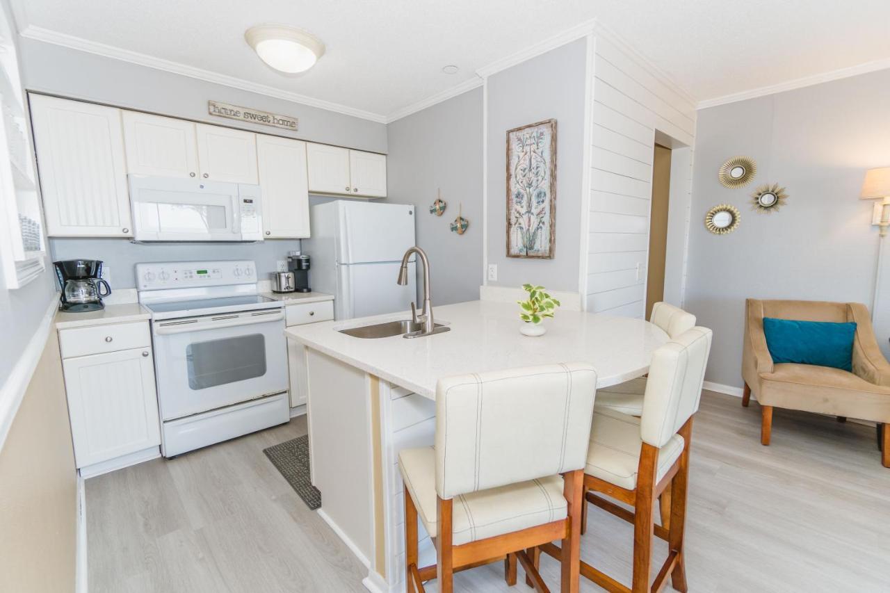 Stunning Views!!-oceanfront Villa-heated Pool-private Balcony-tiki Bar-walk To Coligny Plaza Hilton Head Island