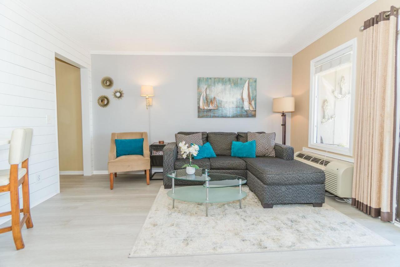 Stunning Views!!-oceanfront Villa-heated Pool-private Balcony-tiki Bar-walk To Coligny Plaza Apartment