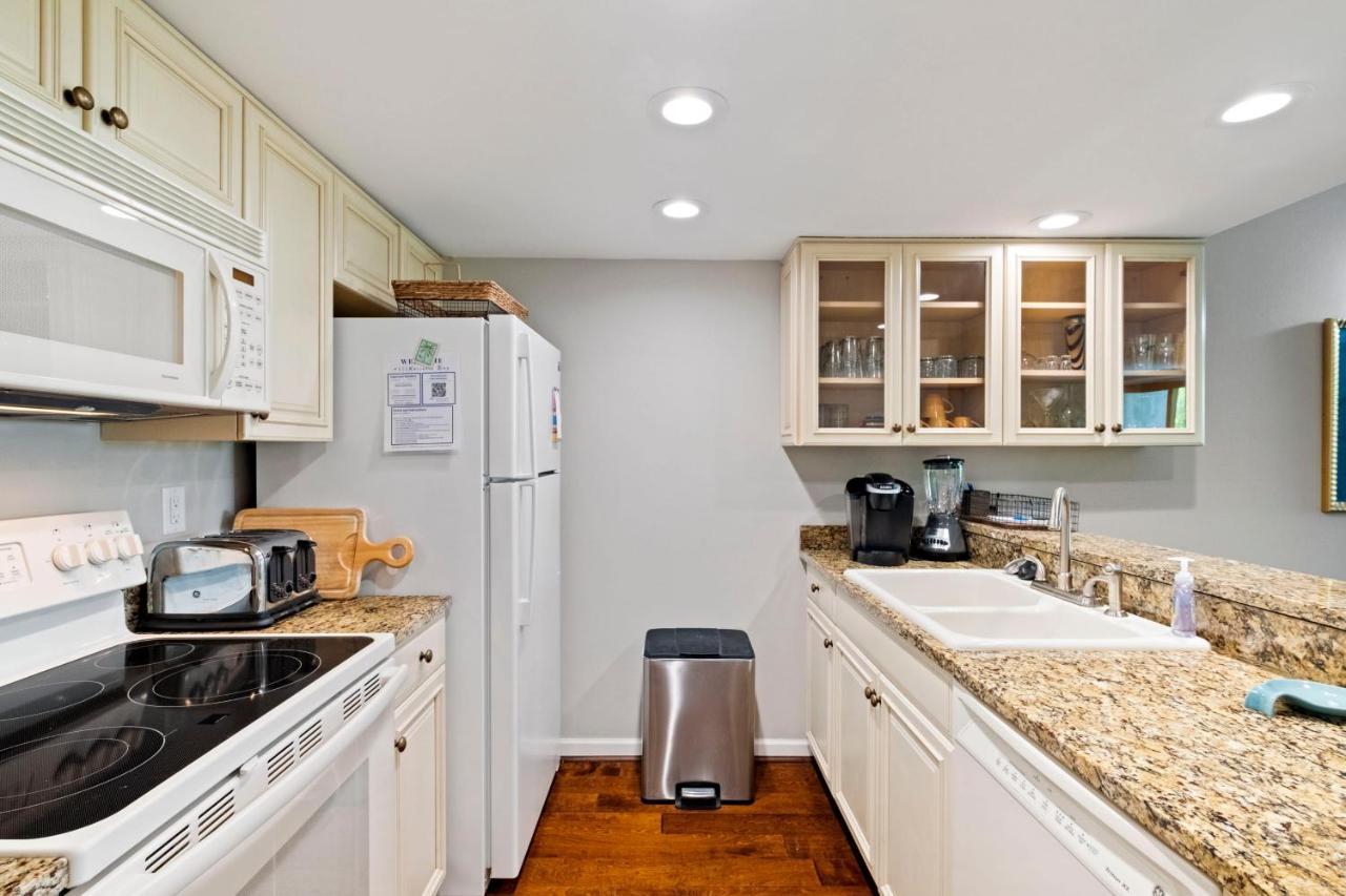 Harbour Town Pool Access! Apartment *