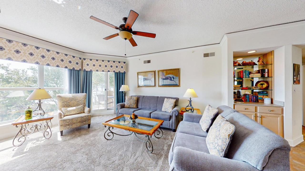 Villa 5506 Hampton Place South