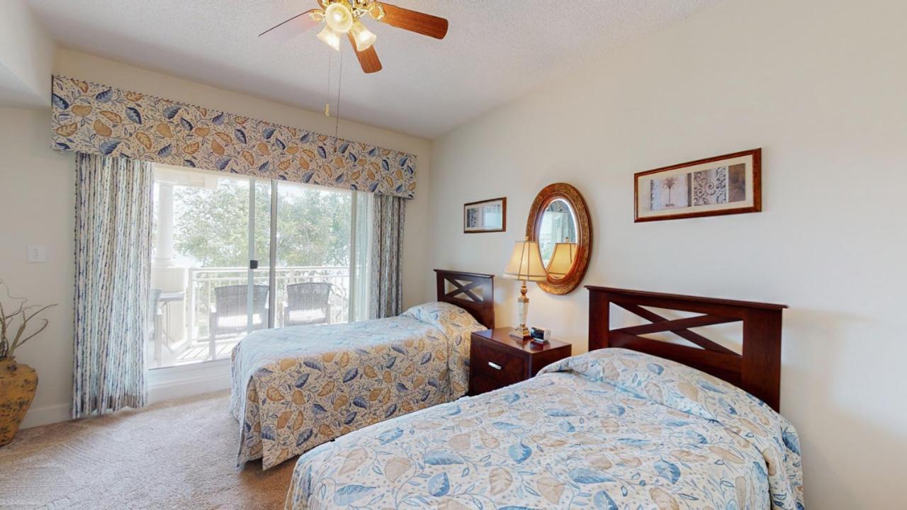 Villa 5506 Hampton Place South *