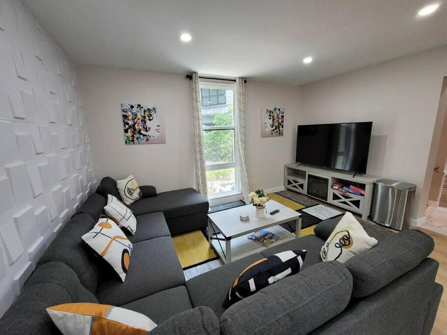 Contemporary Bliss-newly Renovated Cozy * Hilton Head Island