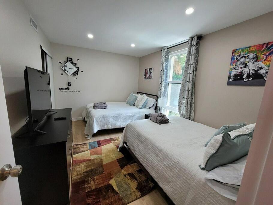 Contemporary Bliss-newly Renovated Cozy