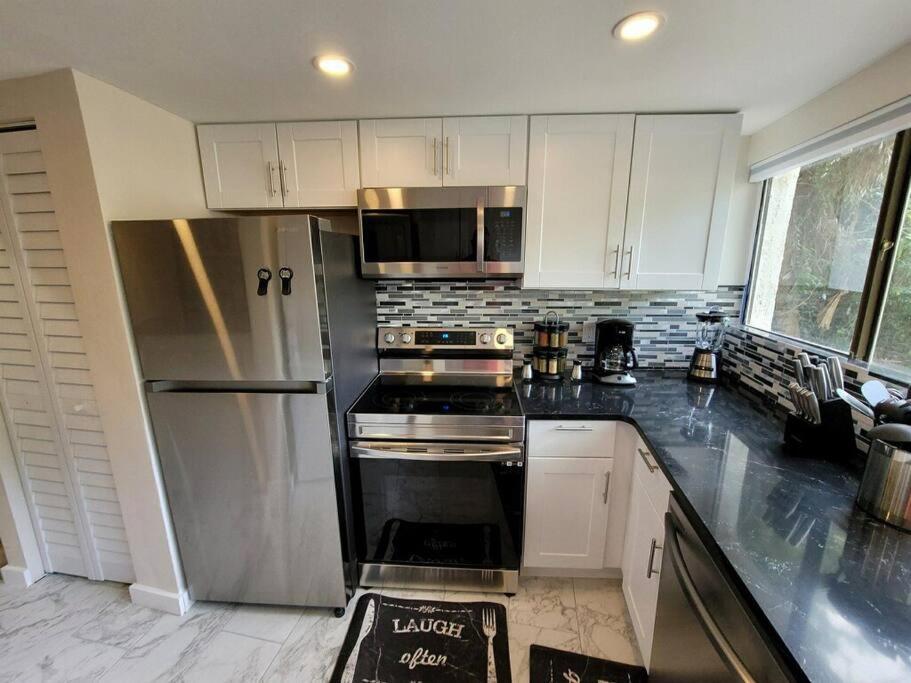Villa Contemporary Bliss-newly Renovated Cozy *
