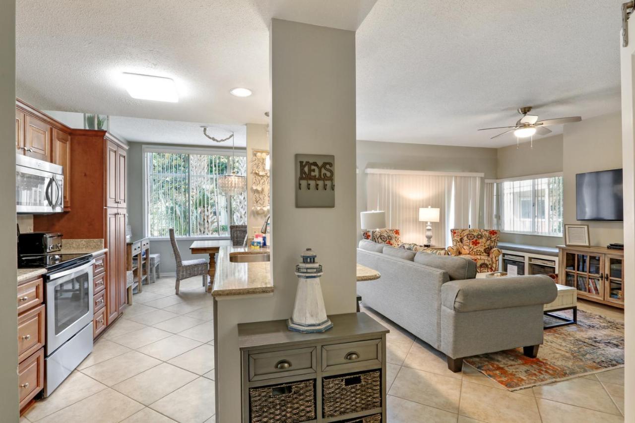 606 Barrington Park Villa *