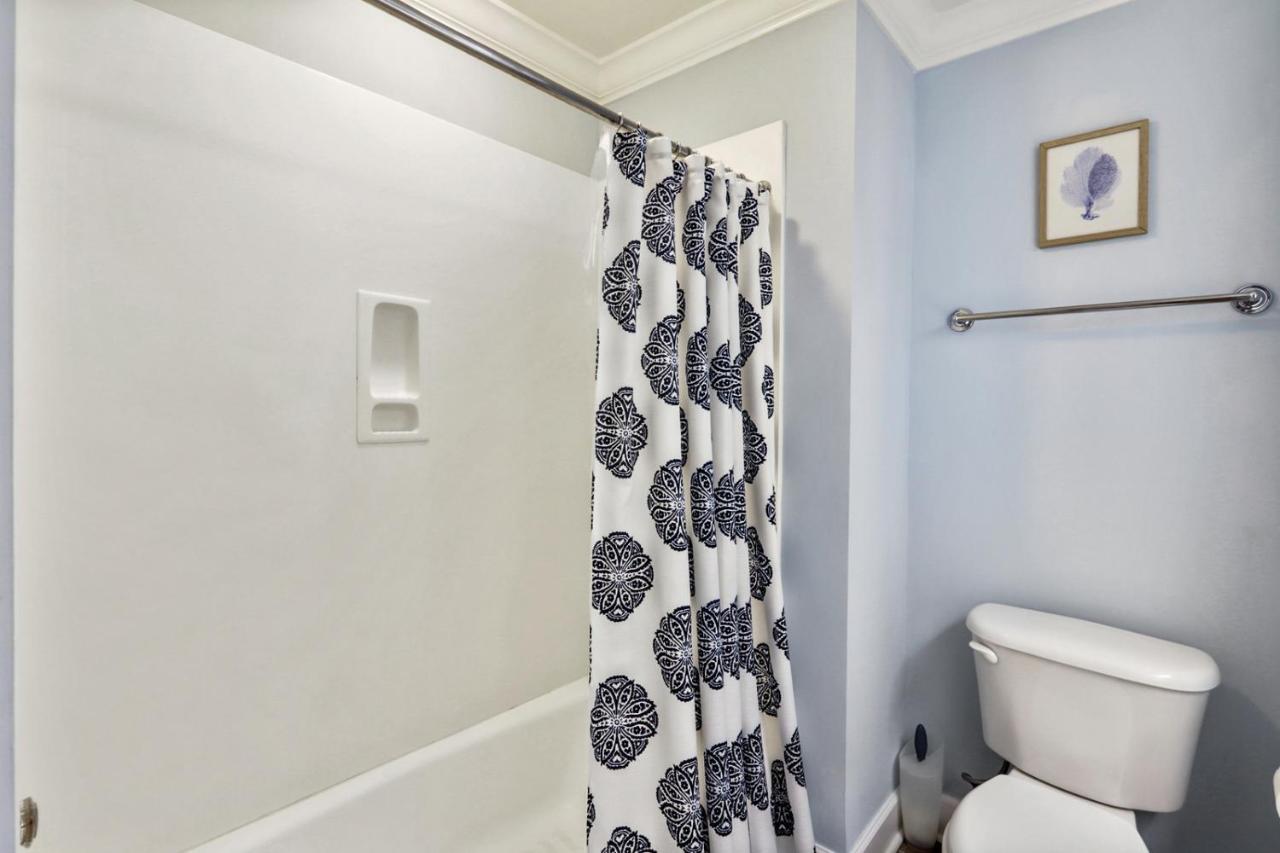 208 Northshore Place