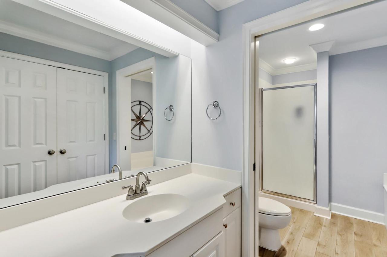 208 Northshore Place *