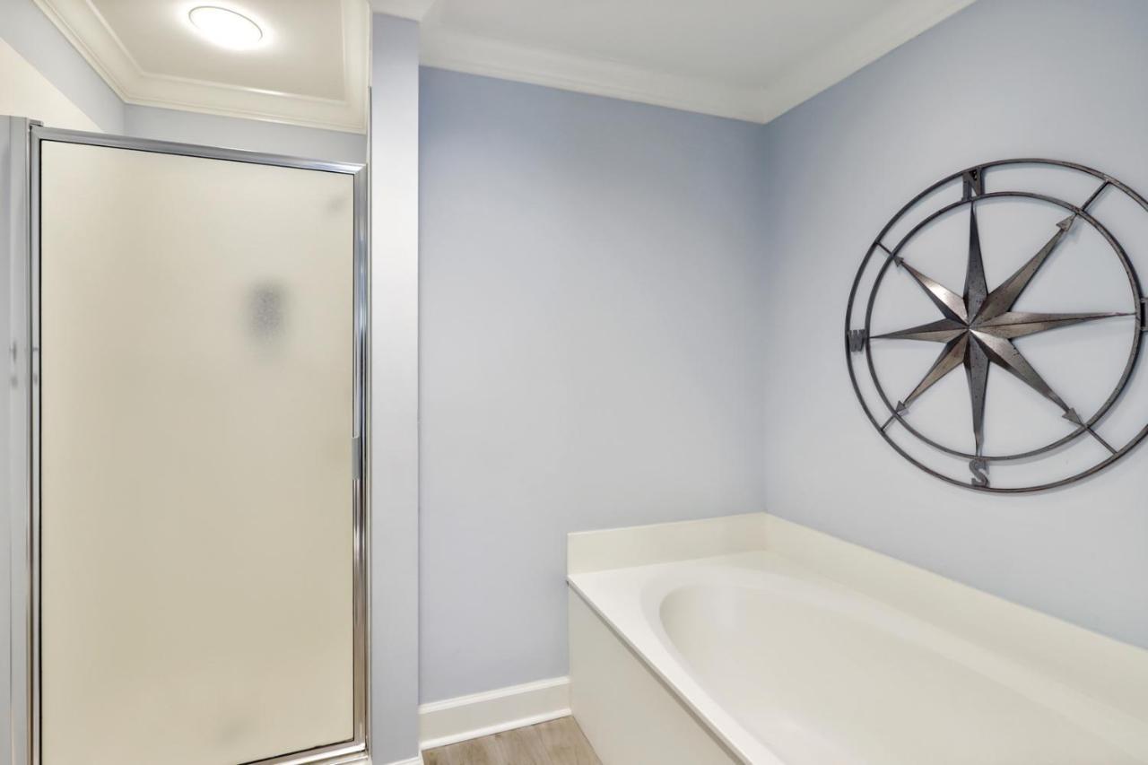 208 Northshore Place *