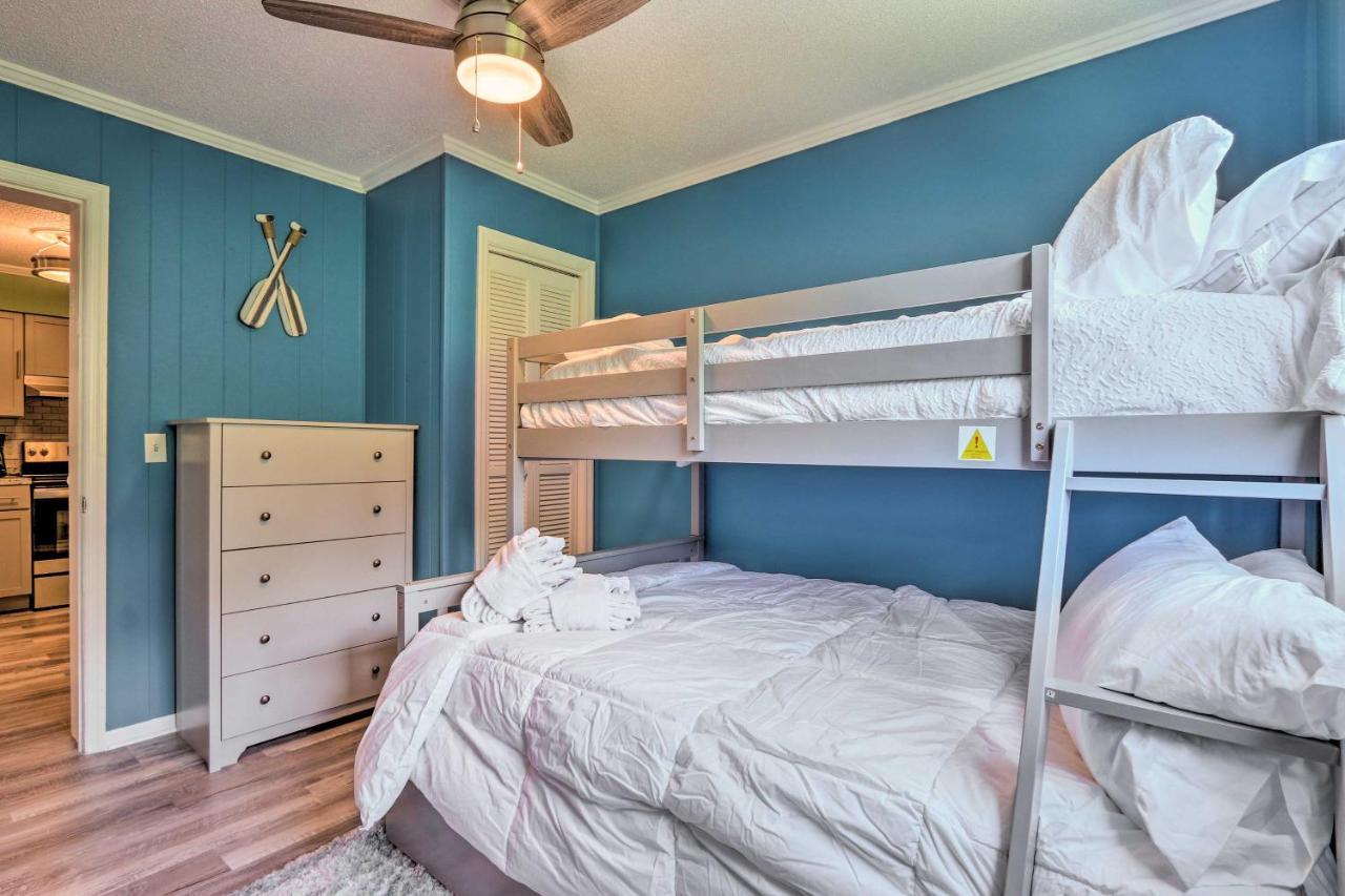 Apartment Convenient With Pool!