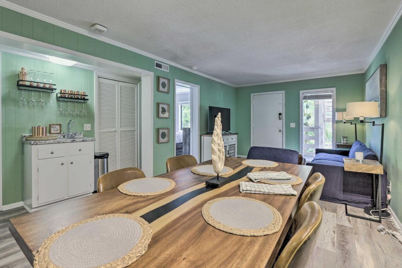 Convenient With Pool!