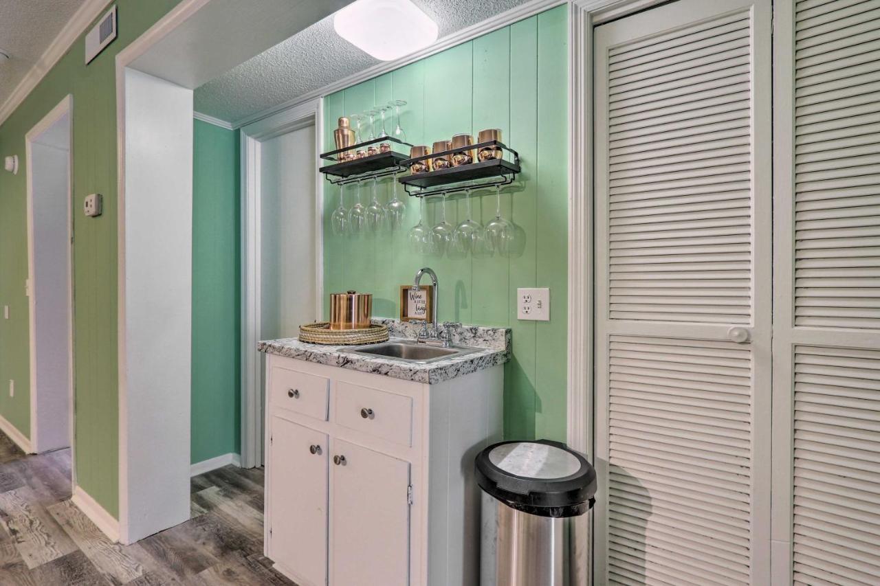 Convenient With Pool! *