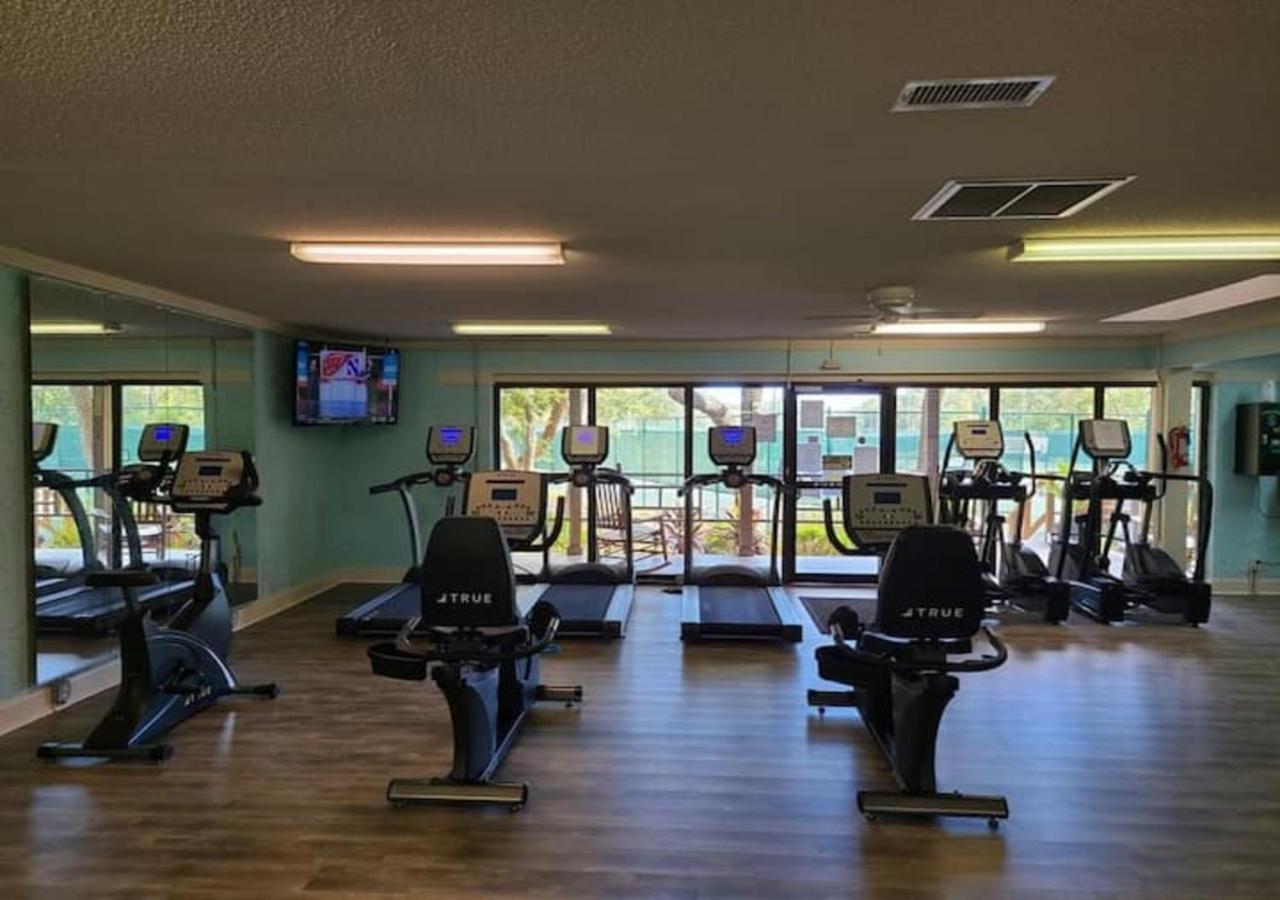 Luxury Beach With Amazing Amenities Biggest Pool On Hhi Beach Tennis *