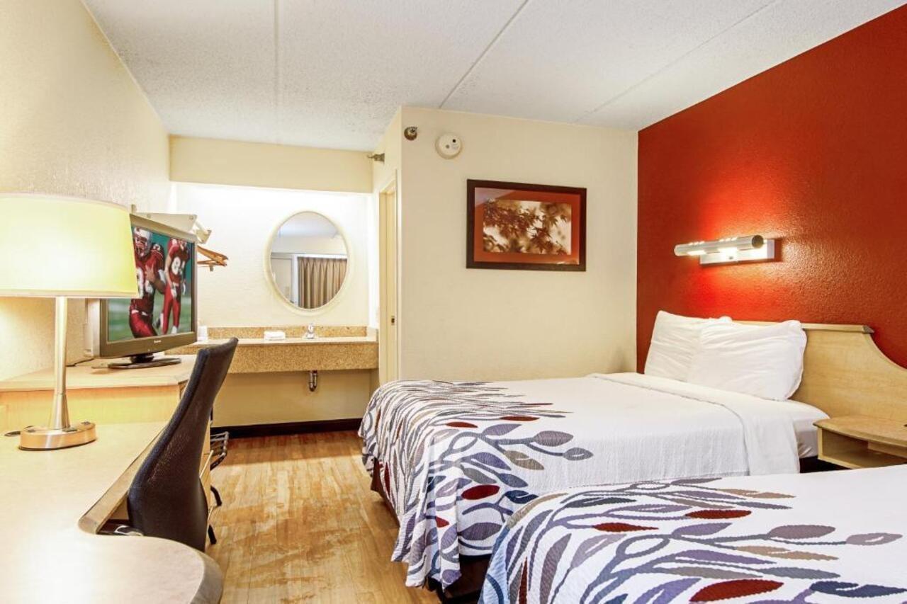 Motel Red Roof 2*