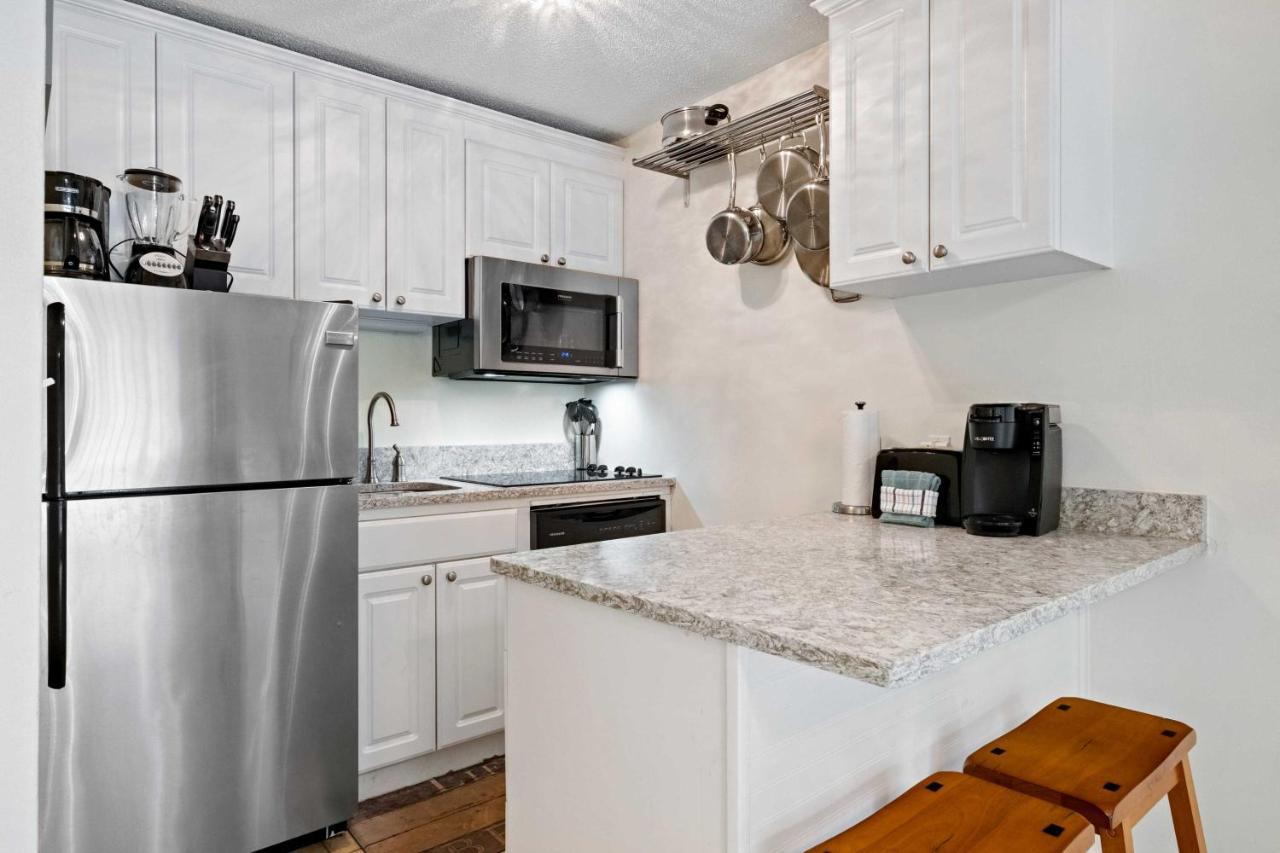 Walk To In Hilton Head! Apartment *