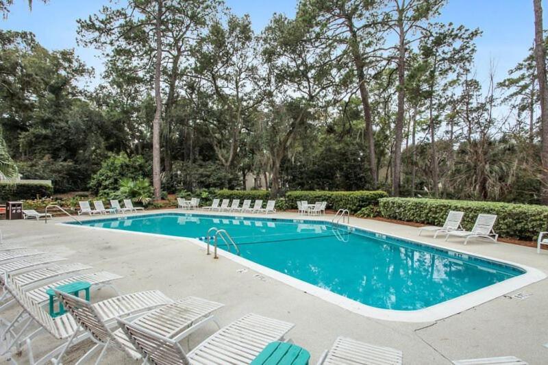 2365 Racquet Club 2 Bedroom 2 Ba Sea Pines Near Harbourtown Free Tennis And Pool Holiday home *