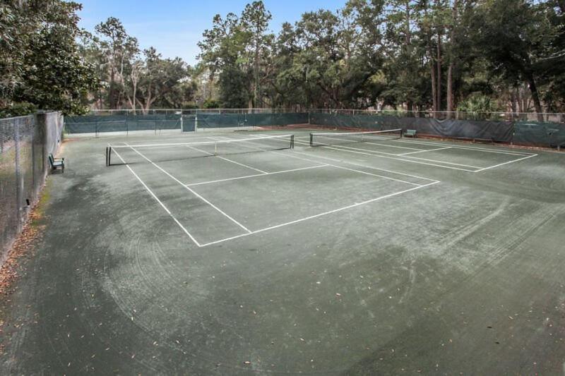 2365 Racquet Club 2 Bedroom 2 Ba Sea Pines Near Harbourtown Free Tennis And Pool Holiday home *