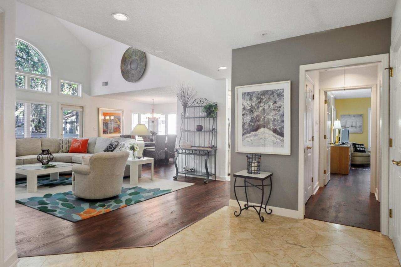 7647 Huntington