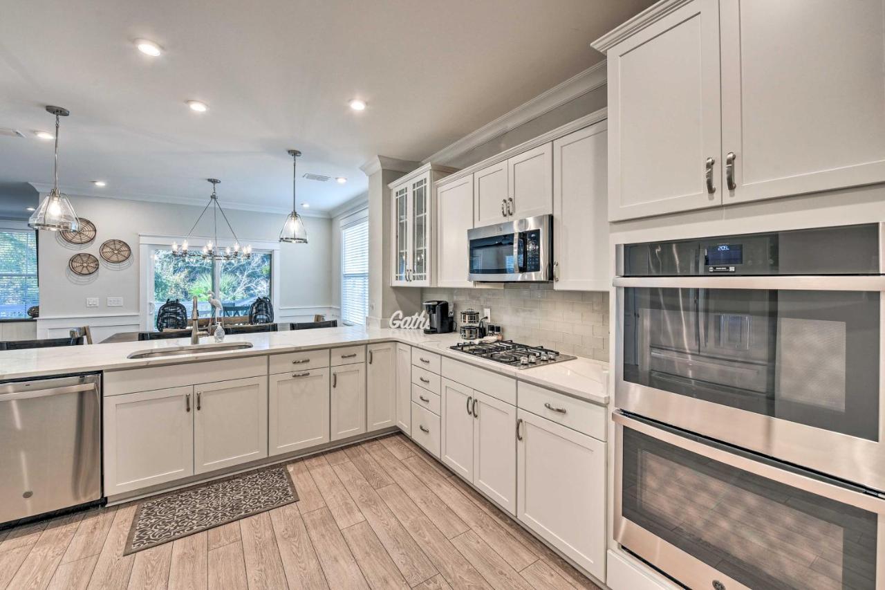Breezy Hilton Head Getaway 3 Decks And Water Views! Holiday home *