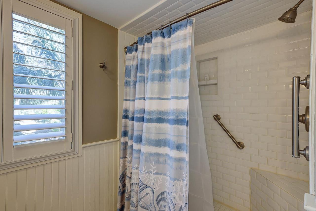 Updated Luxury 3 Bedroom In Shipyard Near The