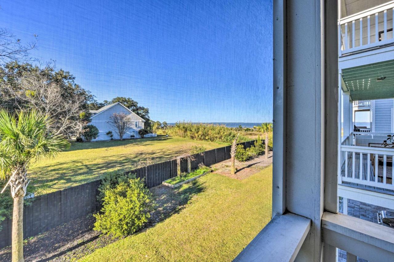 Breezy Hilton Head Getaway 3 Decks And Water Views! Holiday home