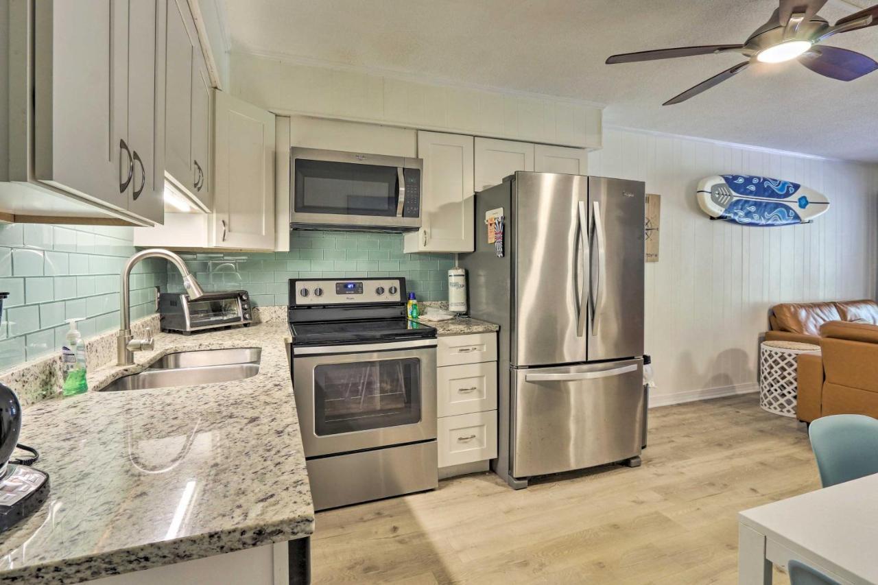 Hilton Head With Covered Balcony And Pool Access Apartment