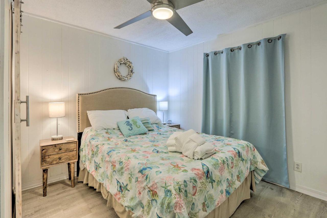 Hilton Head With Covered Balcony And Pool Access Apartment Hilton Head Island