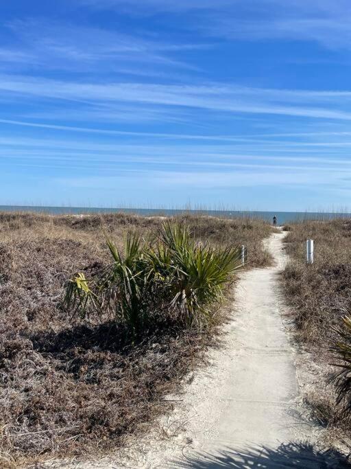 Holiday home Renovated Cottage: 4th Row From The Beach! *