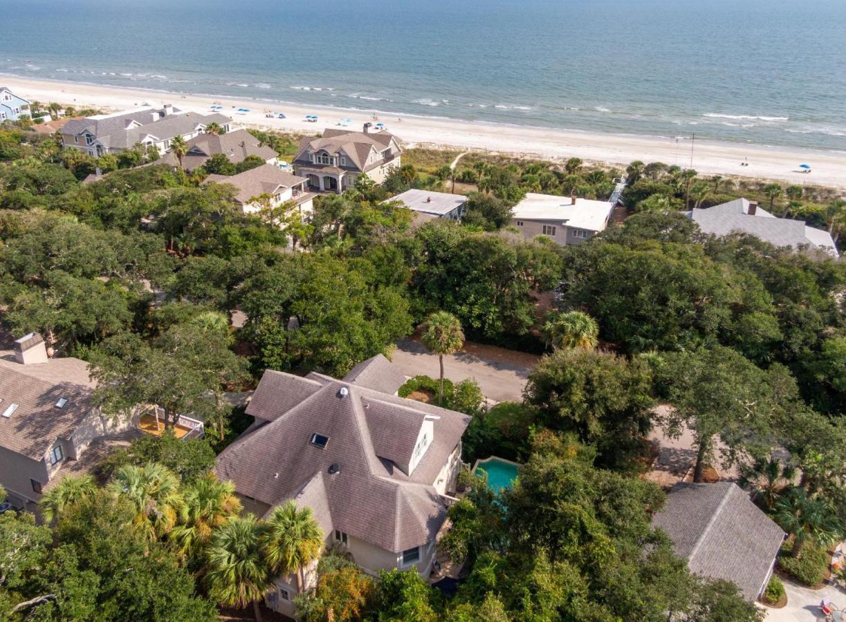 Steps From The 2nd Row Pool & Hot Tub * Hilton Head Island